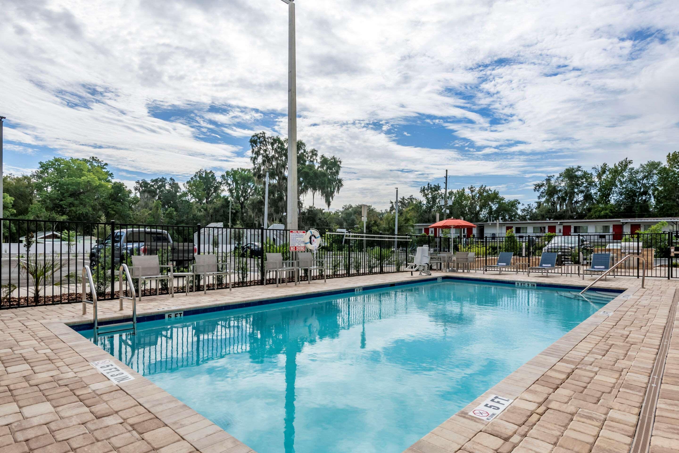 Comfort Suites Gainesville Near University Eksteriør bilde